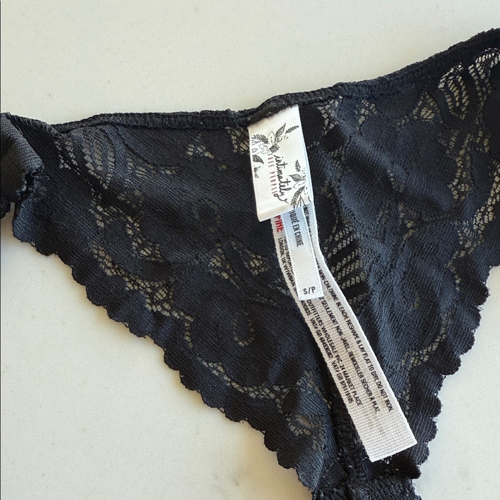 NWOT Free People Black Lace Racerback Bralette - Picture 2 of 4